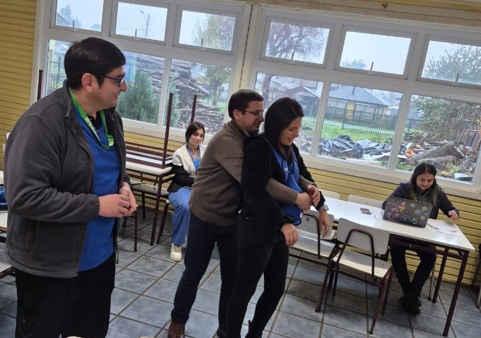 Taller de Primeros Auxilios en la Escuela Licarayén de Quitratúe